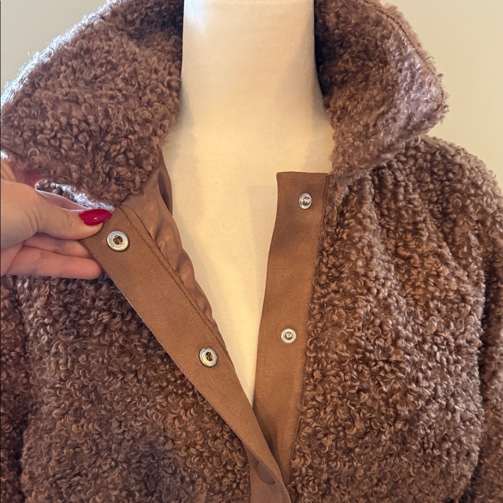 Gorgeous, Super Cozy Brown Sherpa Jacket NWT - Picture 4 of 13
